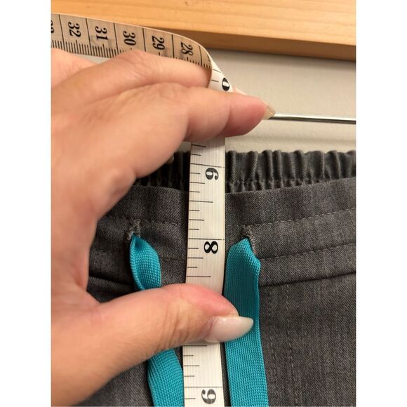 FIGS scrubs set Catalina top and Yola Skinny pants in Graphite Gray XXS medical - Picture 10 of 13